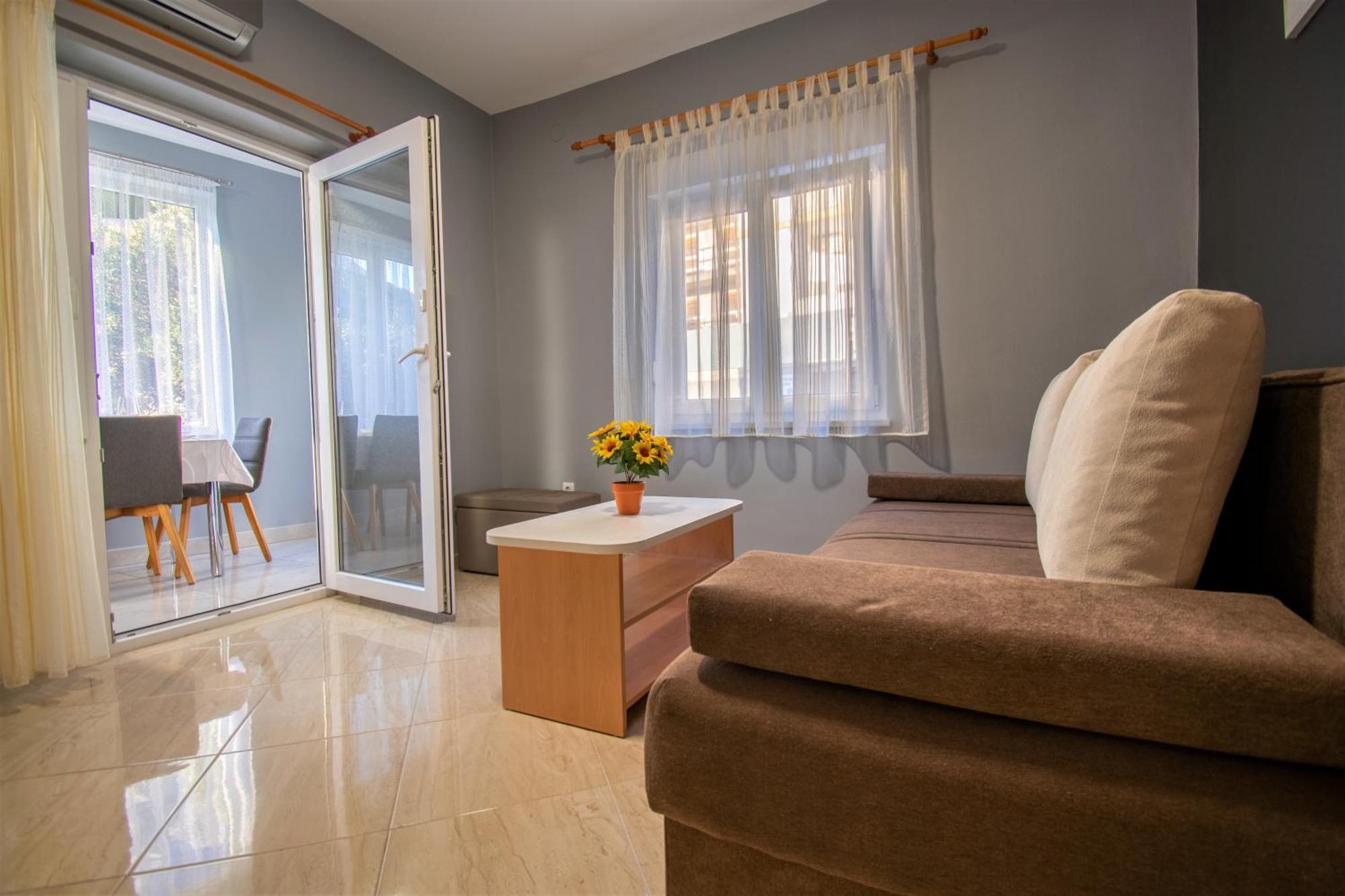 Apartments Hudovernik Baška Voda Екстериор снимка