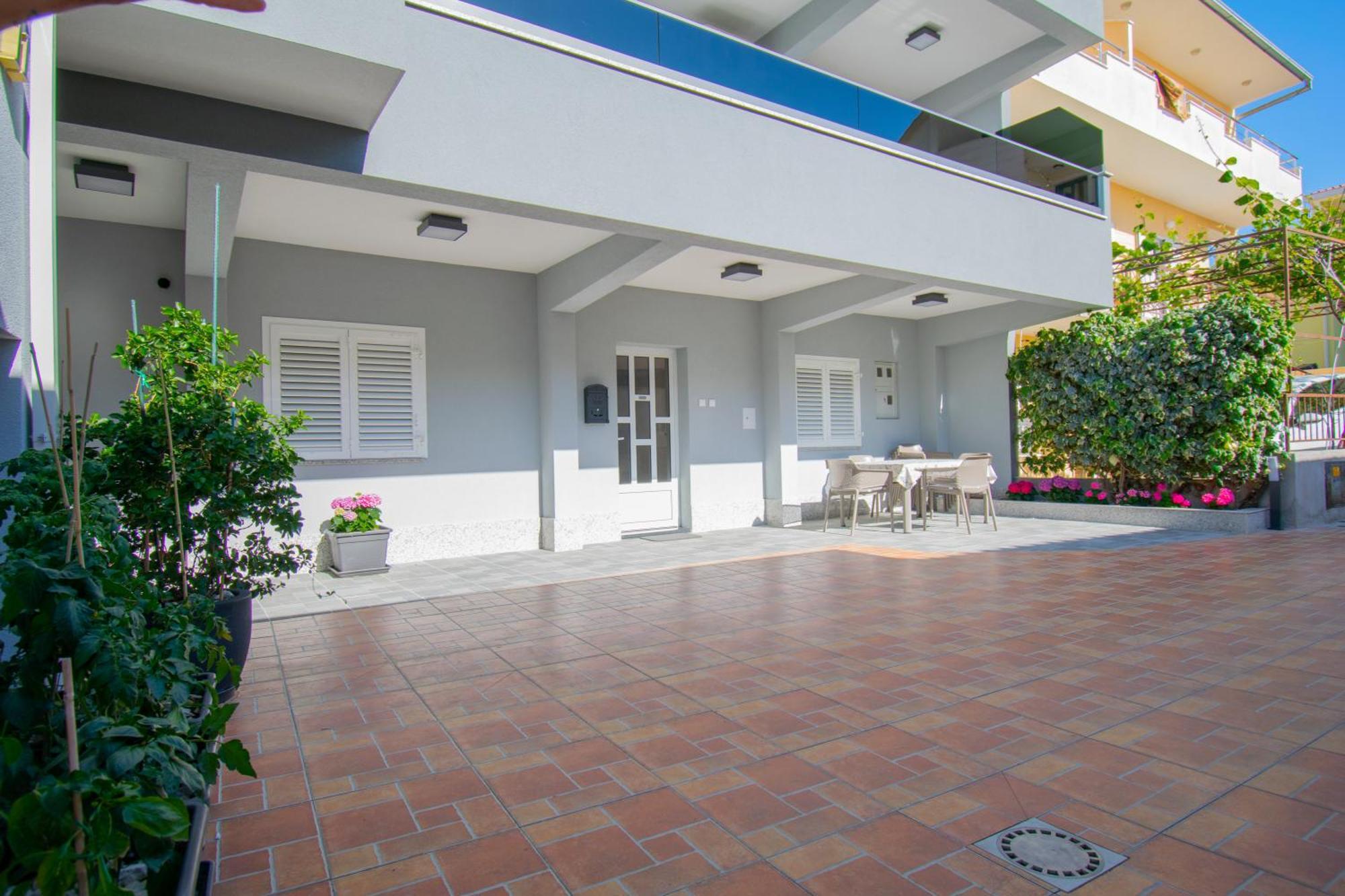 Apartments Hudovernik Baška Voda Екстериор снимка
