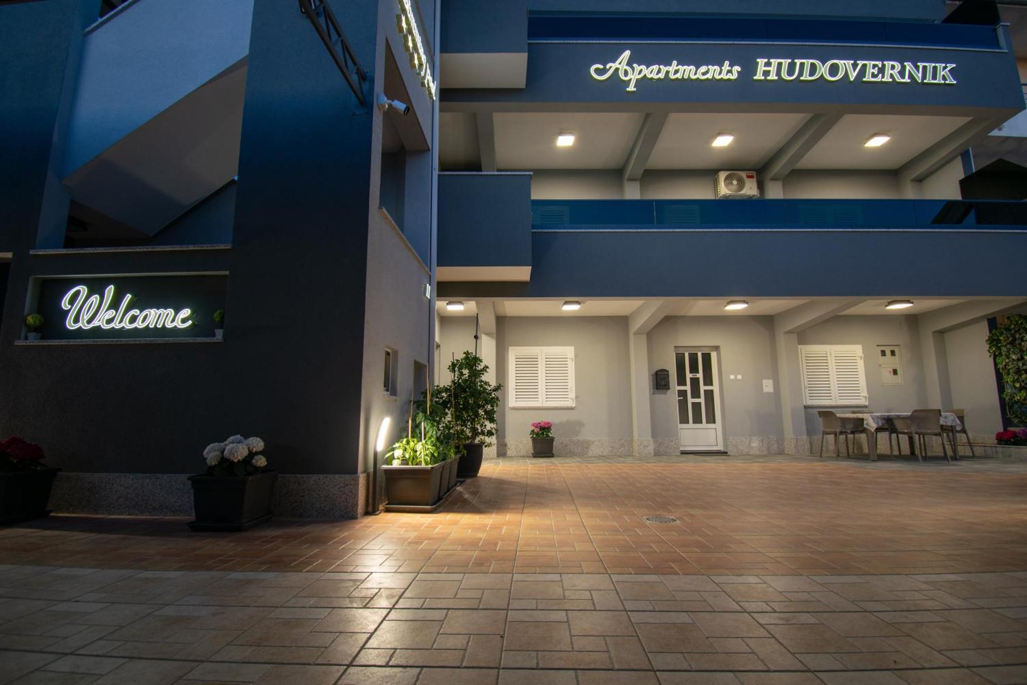 Apartments Hudovernik Baška Voda Екстериор снимка